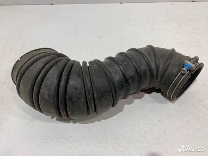 Патрубок воздушного фильтра передний Toyota Land