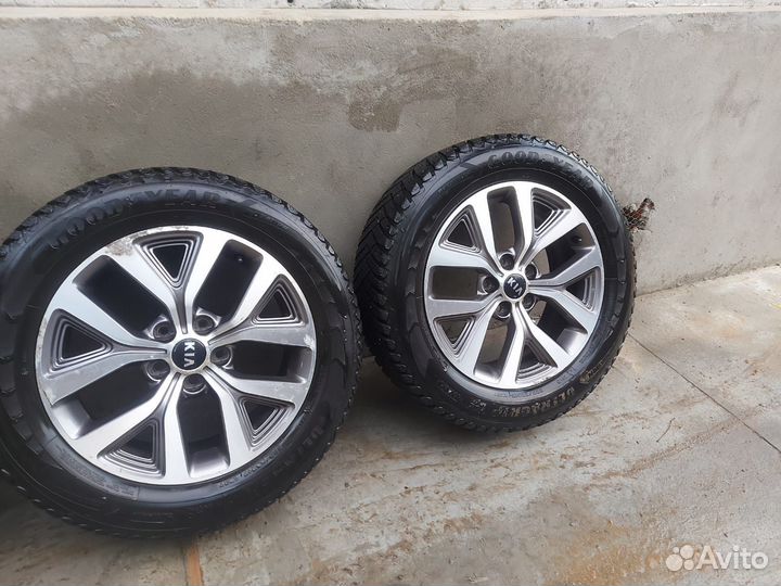 Goodyear UltraGrip Ice SUV 225/60 R17