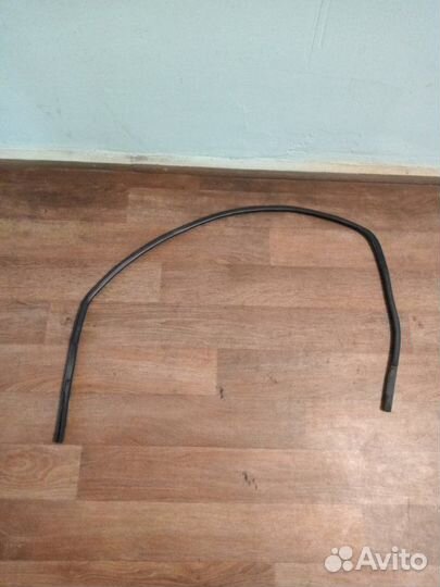 Уплотнитель стекла двери передний правый