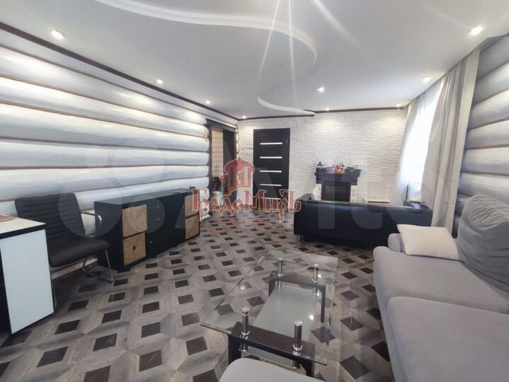 Дом 178,9 м² на участке 7,5 сот.