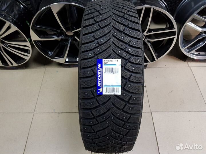 Michelin X-Ice North 4 225/45 R19 96T