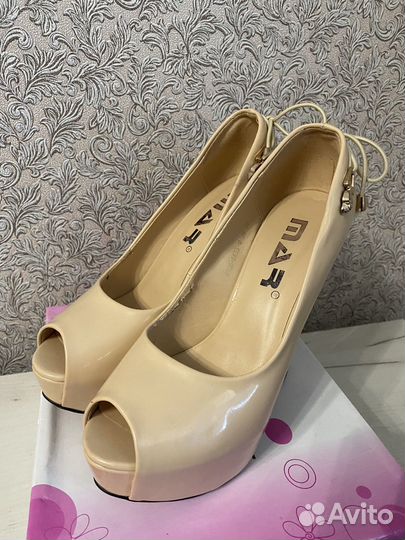 Туфли на каблуке