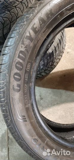 Goodyear EfficientGrip Performance SUV 225/55 R19 99V