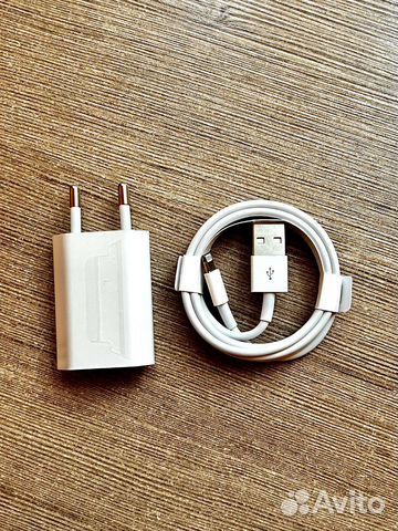 Зарядка на iPhone 5W новая