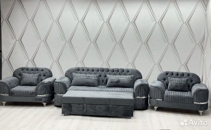 Комплект стол и стулья. В наличии