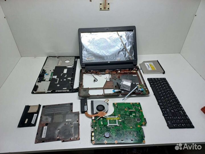 Детали ноутбука DNS A35YA