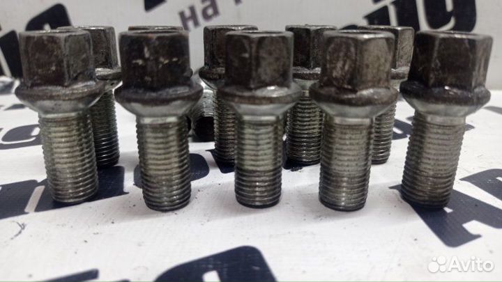 Болт колесный Audi A4 8K2 cdhb 07.06.2008