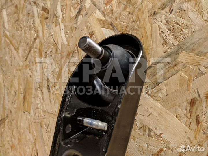 Рычаг задний правый Nissan Patrol Y62 555011LB0A