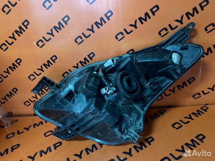 Фара правая Toyota Ractis SCP100 2SZ-FE