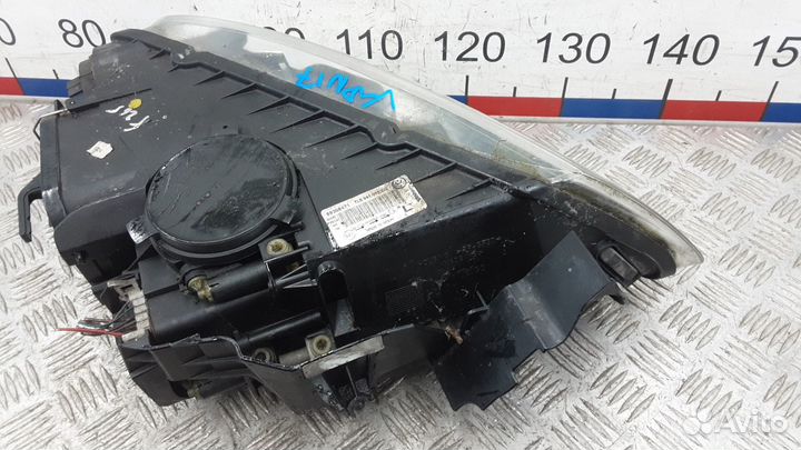 Фара левая Volkswagen Touareg 2005