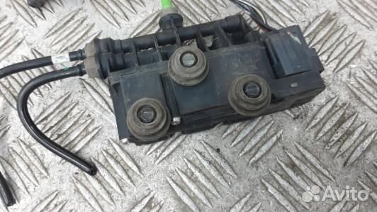 Клапан пневмоподвески land rover discovery 3 (TKR1