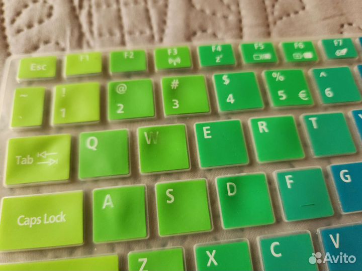 Силиконовая накладка на клавиатуру защитная