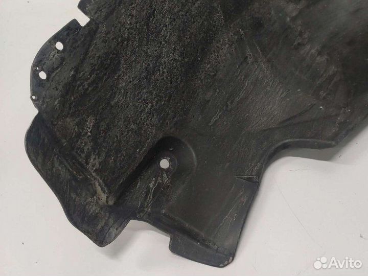 Подкрылок Mercedes E W211