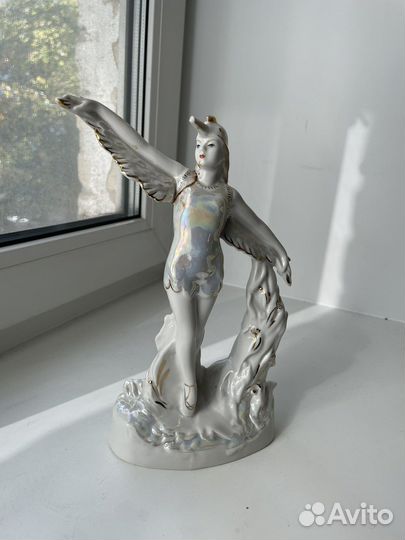 Фарфоровые статуэтки балерина кошка и птица