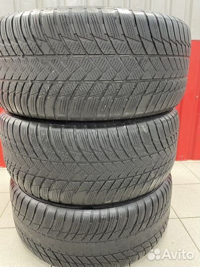 Bridgestone Blizzak LM-001 285/45 R21