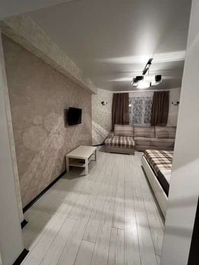 1-к. квартира, 43 м², 4/10 эт.