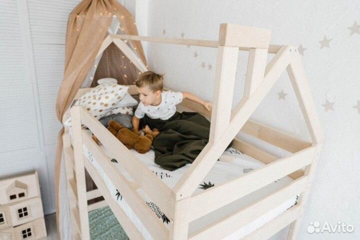 Кровать Двухъярусный домик из массива березы