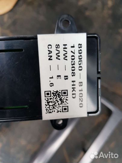 Кнопки управления задними сидениями Genesis G80