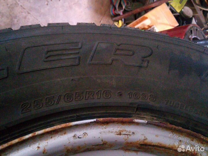 Bridgestone Dueler H/T 255/65 R16