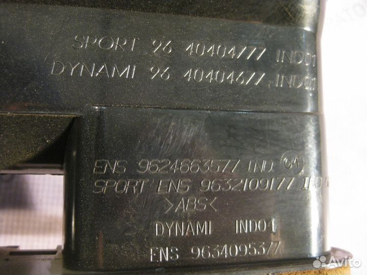 Накладка торпедо Пежо 206