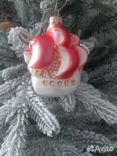 Елочная игрушка Парусник