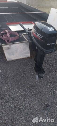 Лодка с мотором 9.9