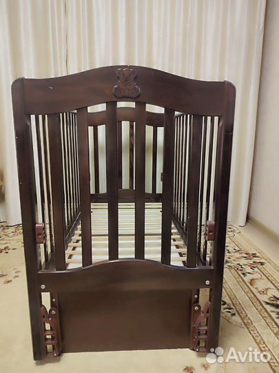 Кроватка и пеленальный комод фабрики Гандылян