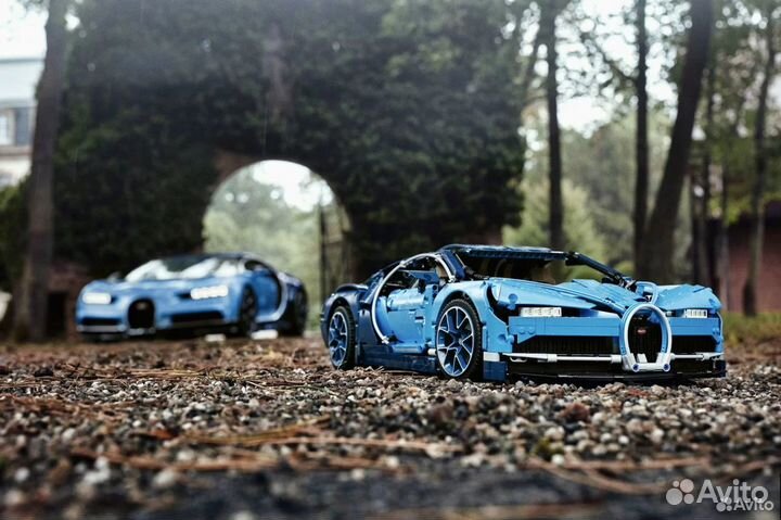 Конструктор Technic 42083 Bugatti Chiron