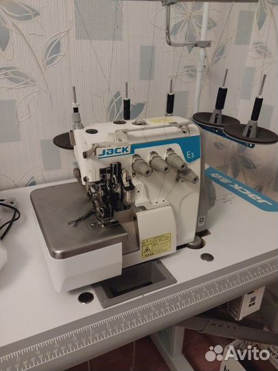 Промышленный оверлок Jack JK-E3-5-М2-55