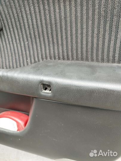 Заглушка крепления дверной ручки Subaru Legacy B4