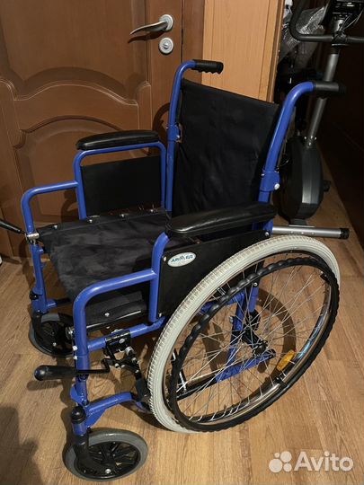 Кресло-коляска для инвалидов