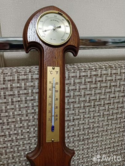 Барометр настенный
