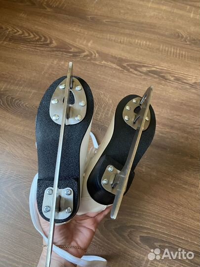 Коньки фигурные детские 30 размер