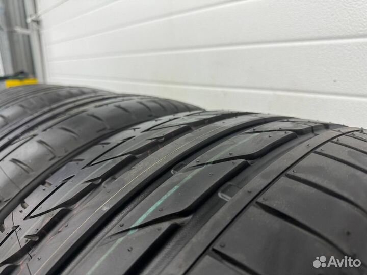 Bridgestone Potenza S001 255/35 R19 и 285/30 R19 96Y