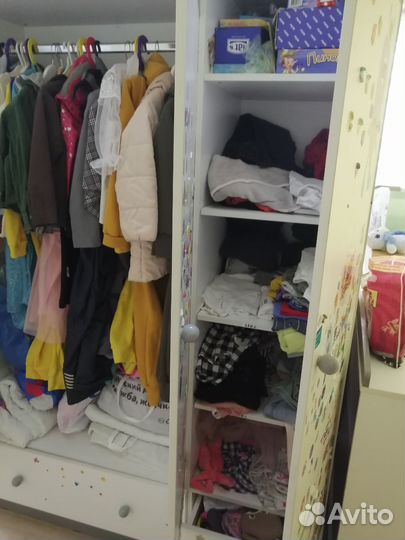 Детский шкаф для одежды бу +комод