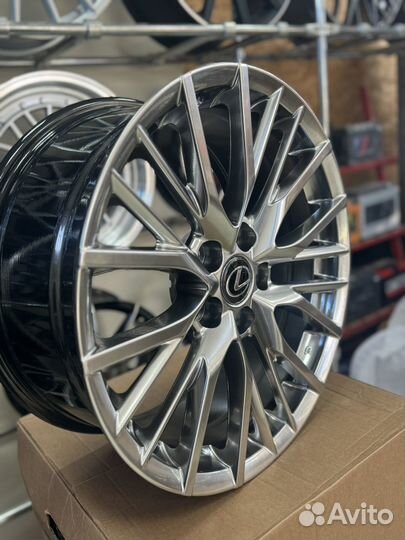 Диски 18/5/114.3 Камрики на Toyota Lexus