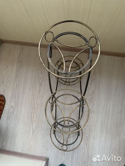 Подставка для цветов напольная металлическая