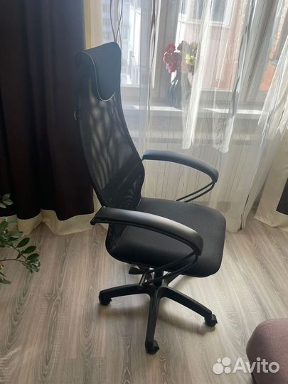 Компьютерное кресло фирмы Metta