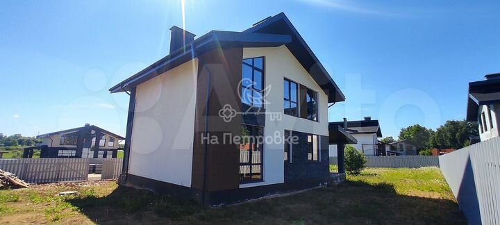 Коттедж 172 м² на участке 9 сот.