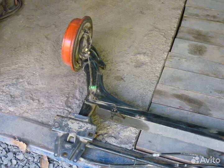 Задняя балка для Audi 80 B4. седан