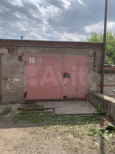 Гараж, > 30 м²