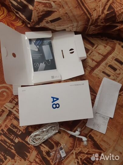 Samsung Galaxy A8 (2018), 4/32 ГБ