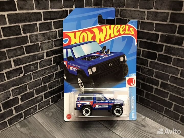 Hot Wheels Nissan Patrol Custom (Синий)