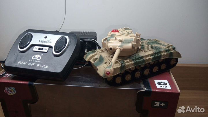Игрушка Танк на радиоуправлении
