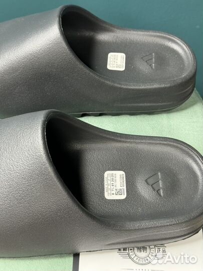 Adidas Yeezy slides black оригинал Poizon