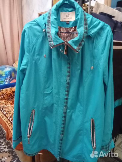Ветровка женская