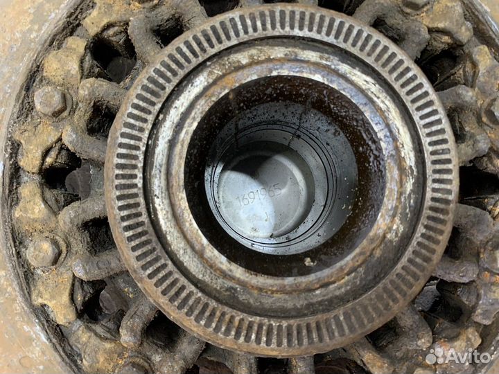 1818004 Ступица передняя