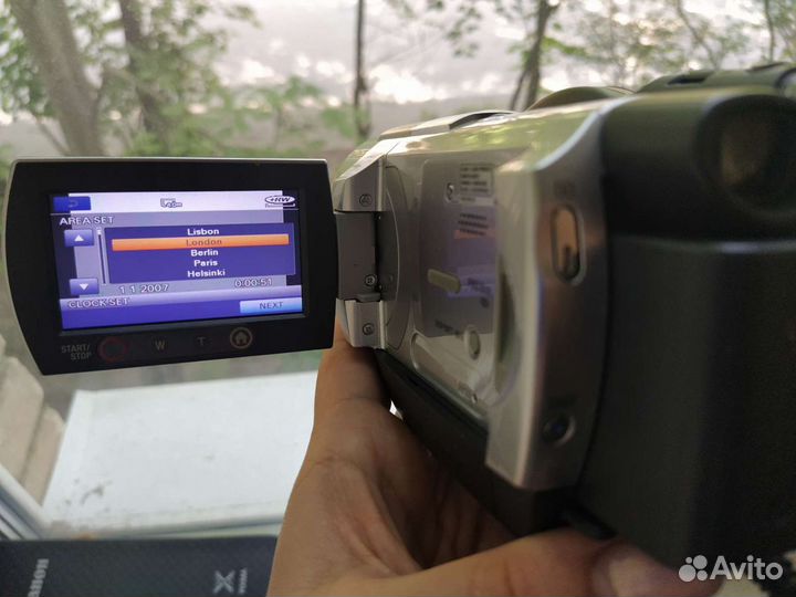 Sony HDR-ux5 видеокамера м возможностью фотографий