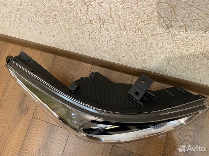 Фара передняя /правая на Хендай Солярис