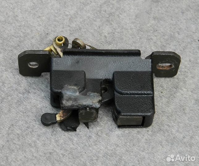 Замок багажника Mazda 626 GE